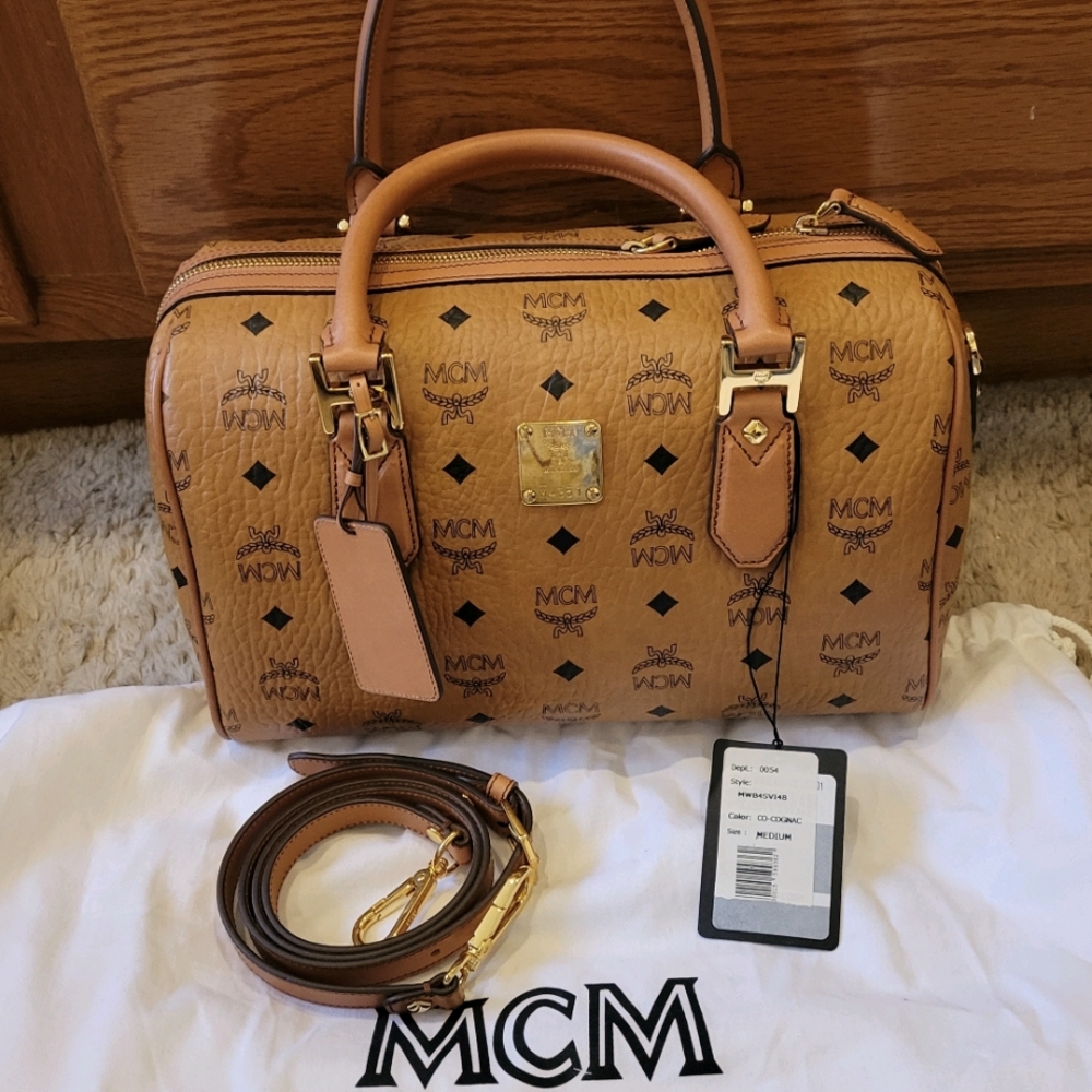 MCM Medium Boston Heritage Collection